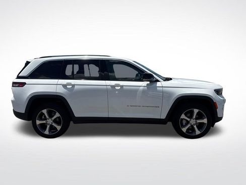 Used 2023 Jeep Grand Cherokee Limited AWD/4WD image 7