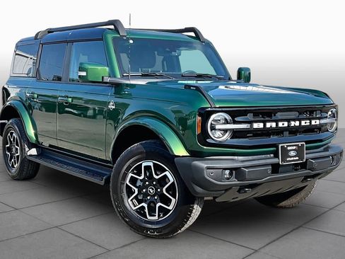 Used 2025 Ford Bronco Outer Banks AWD/4WD image 3