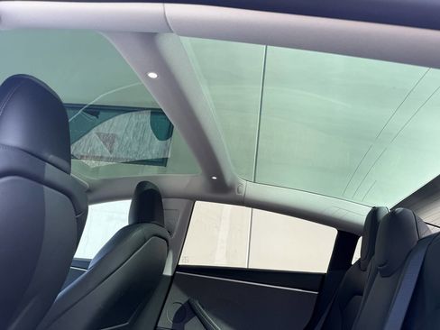 Used 2025 Tesla Model 3 Long Range RWD image 9