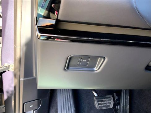 New 2026 Land Rover Range Rover Sport SE image 17