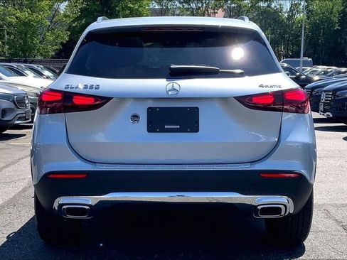 Used 2026 Mercedes-Benz GLA 250 4MATIC image 3