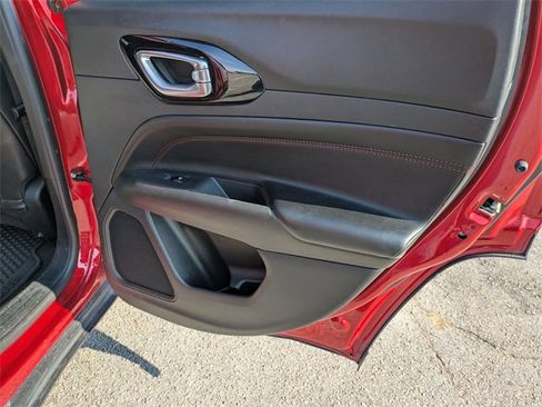 Used 2025 Jeep Compass Trailhawk w/ Trailhawk Elite Group image 28