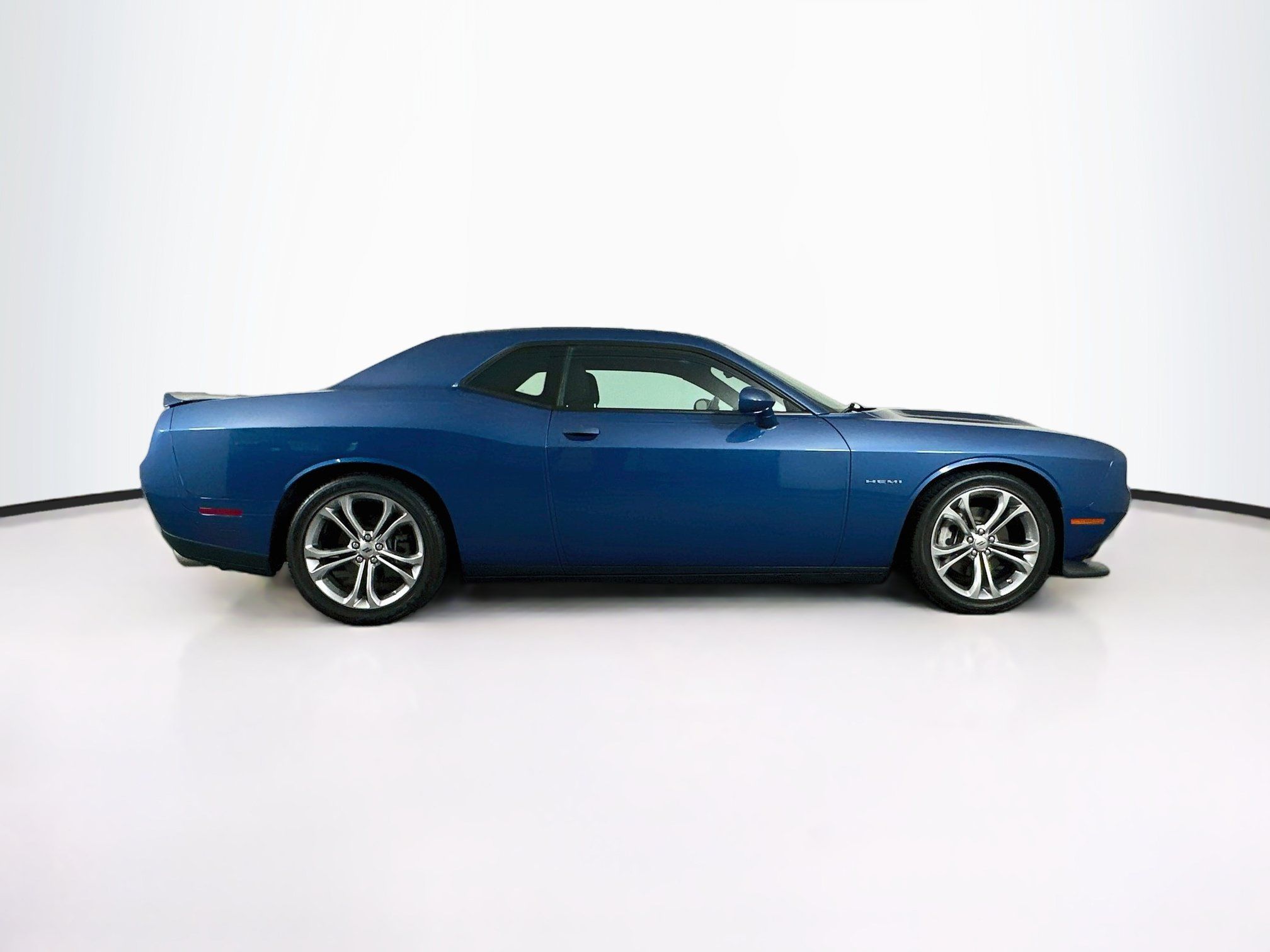 Used 2022 Dodge Challenger R/T RWD image 10