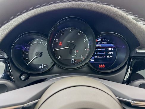 New 2026 Porsche Macan image 16