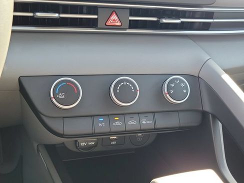 New 2026 Hyundai Elantra SE FWD image 12