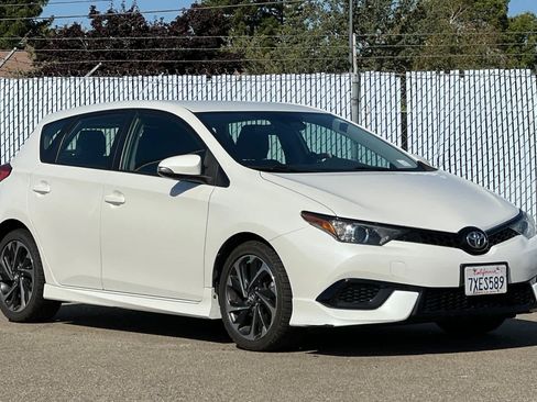 Used 2017 Toyota Corolla iM w/ All-Weather Mat Package FWD image 7