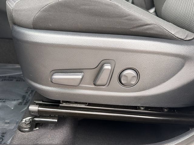 Used 2025 Kia Soul S FWD image 21