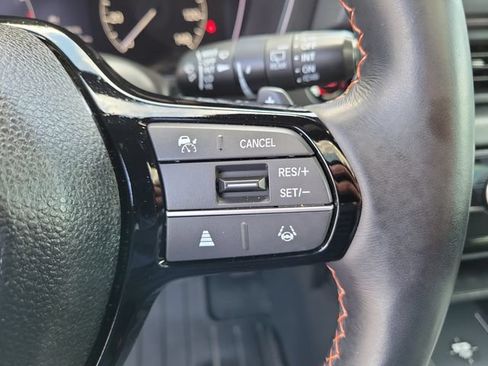 Used 2025 Honda Pilot TrailSport image 23