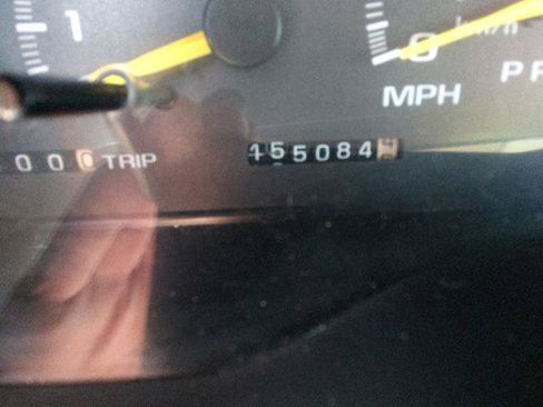 Used 1998 Chevrolet Tahoe 4WD w/ Preferred Equipment Group 3 image 23