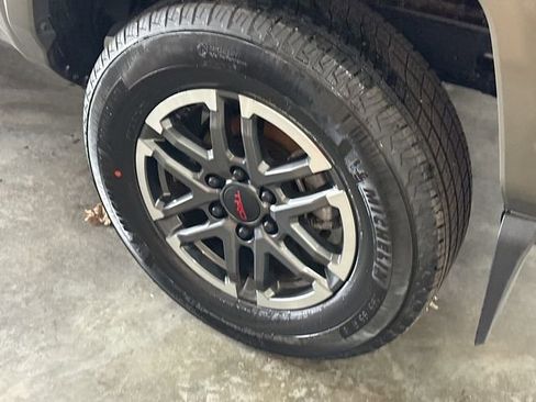 Used 2025 Toyota Tacoma TRD Sport image 31