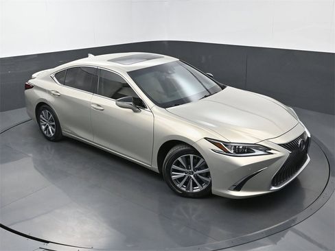 Used 2021 Lexus ES 300h w/ Premium Package image 33