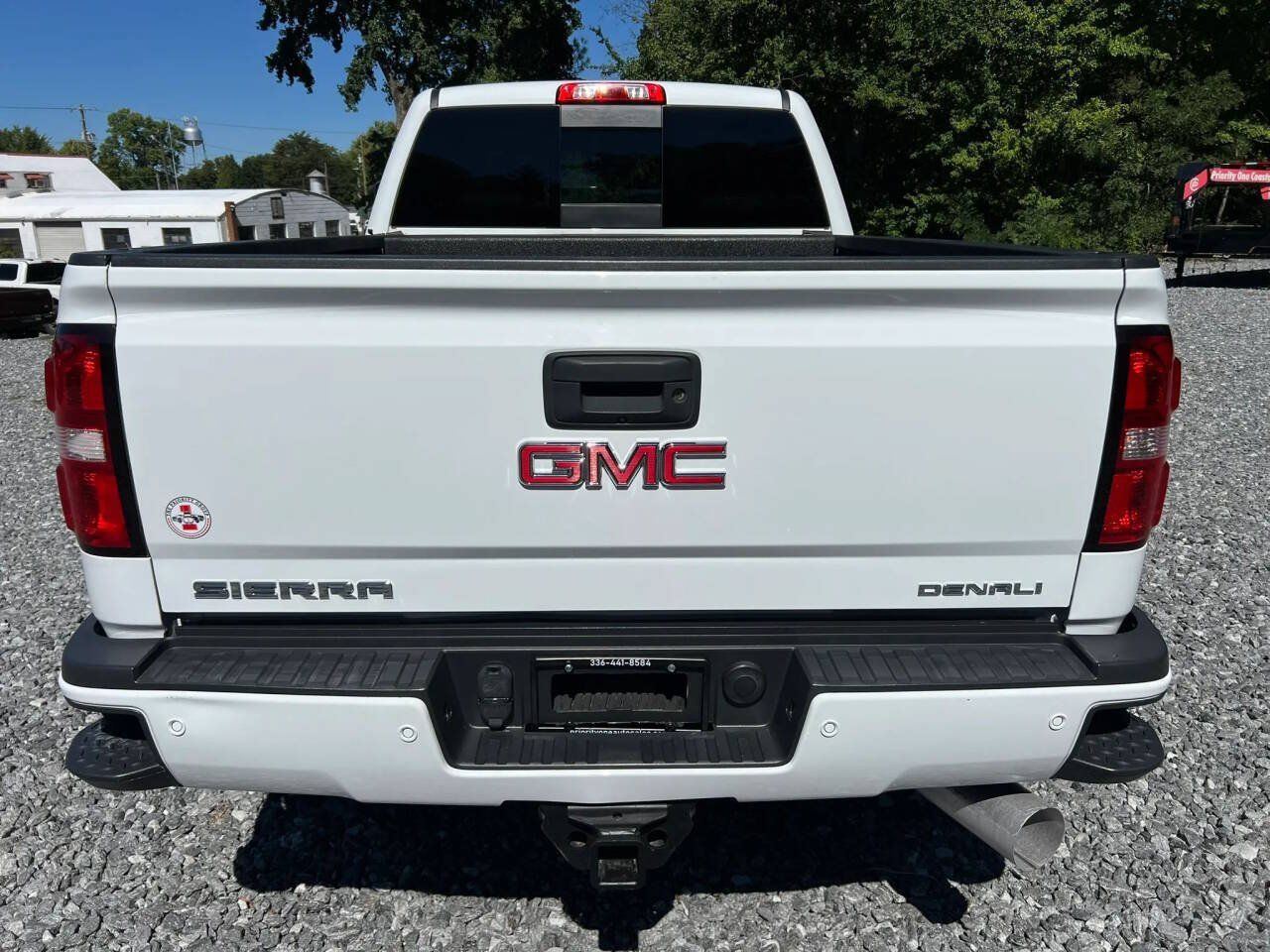 Used 2017 GMC Sierra 2500 Denali w/ Duramax Plus Package AWD/4WD image 6