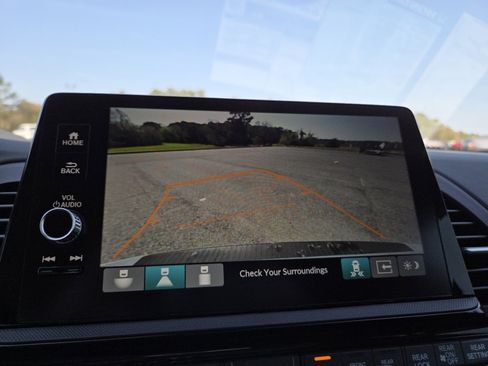 New 2026 Honda Odyssey Touring image 19