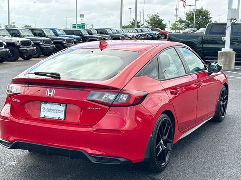Used 2024 Honda Civic Sport image 3