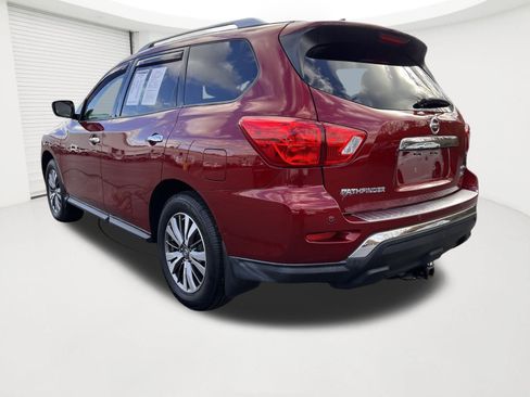 Used 2019 Nissan Pathfinder SL image 3