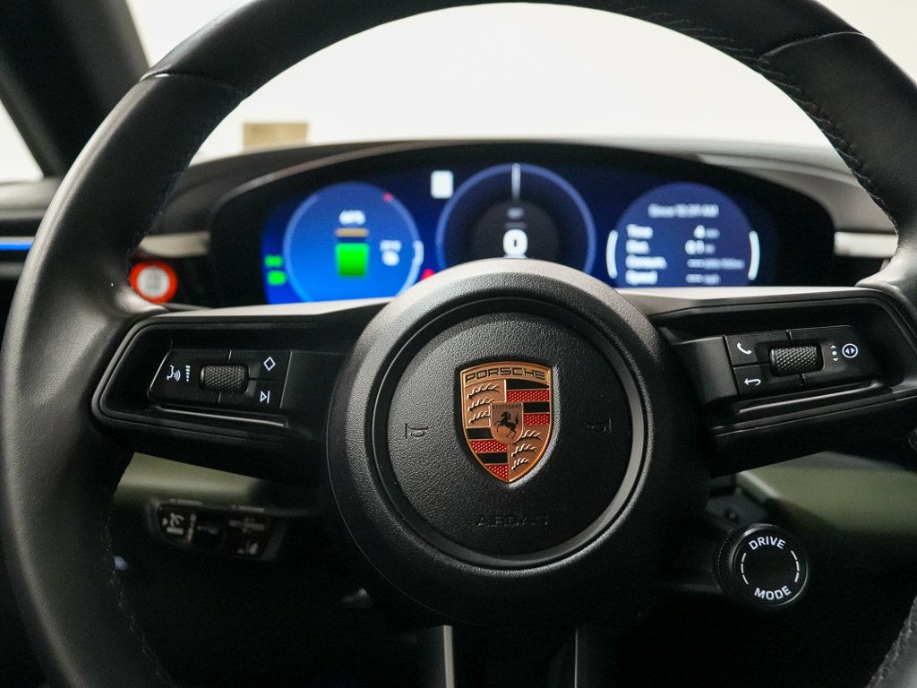 Certified 2024 Porsche Macan 4 Electric AWD/4WD image 12