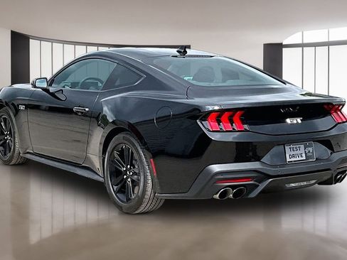 Used 2025 Ford Mustang GT RWD image 12