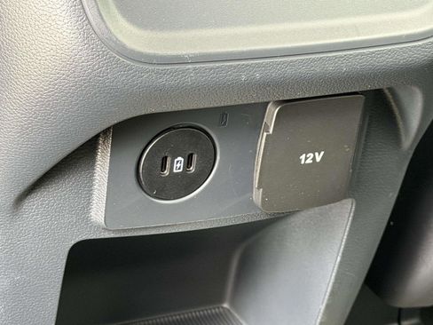 Used 2025 Ford Explorer Active AWD/4WD image 12