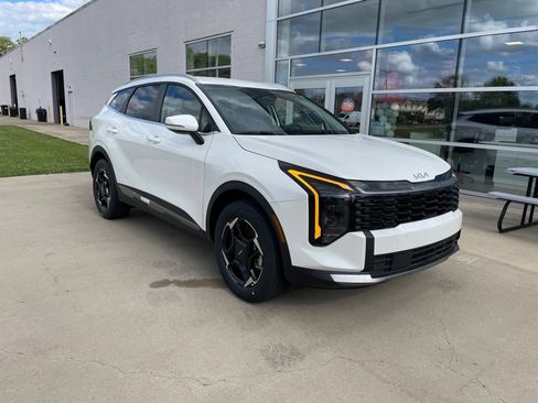 New 2026 Kia Sportage EX AWD/4WD image 1