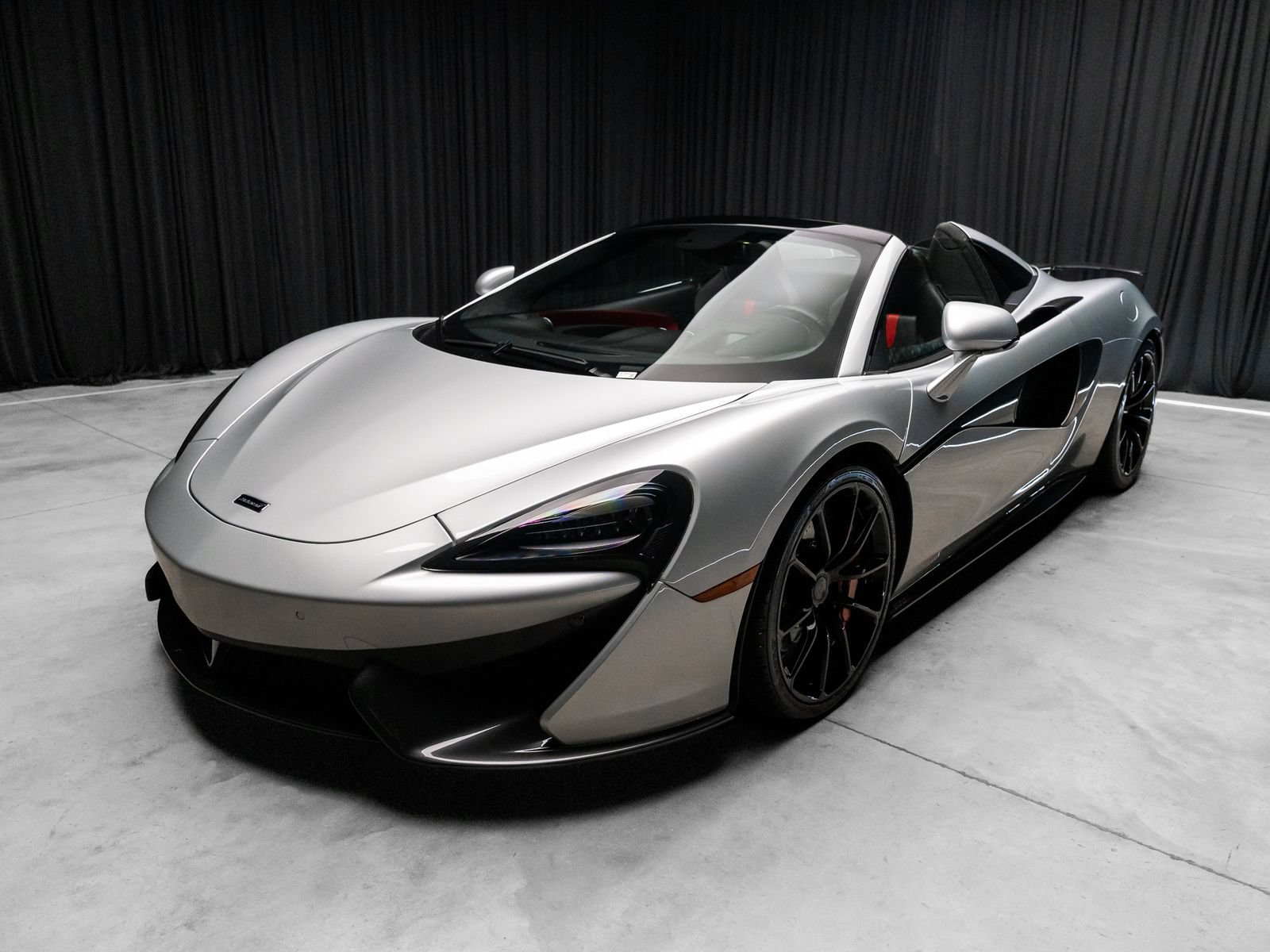 Used 2019 McLaren 570S Spider RWD image 11
