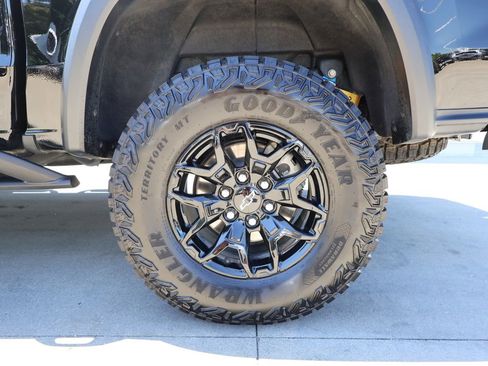 Certified 2025 Chevrolet Colorado ZR2 w/ Midnight Edition AWD/4WD image 41