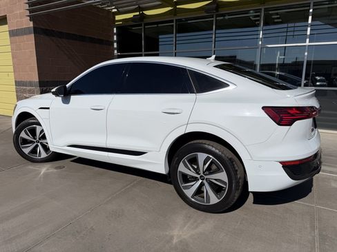 Used 2024 Audi Q8 e-tron Premium Plus w/ Premium Plus Package AWD/4WD image 5