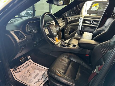 Used 2018 Jeep Grand Cherokee SRT AWD/4WD image 9