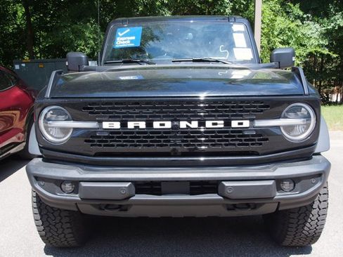 Certified 2025 Ford Bronco Outer Banks w/ Sasquatch Package AWD/4WD image 3