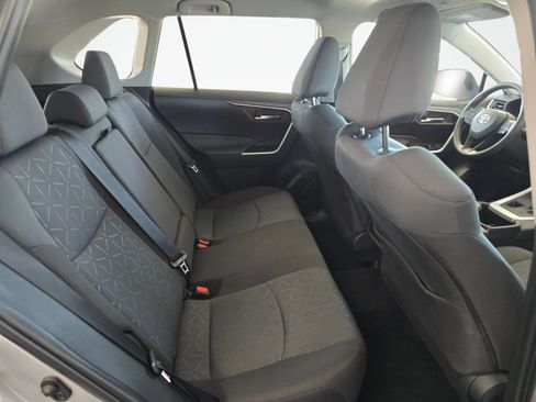 Used 2025 Toyota RAV4 XLE AWD/4WD image 40