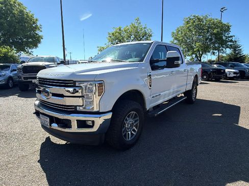 Used 2019 Ford F250 Lariat w/ Lariat Value Package AWD/4WD image 1