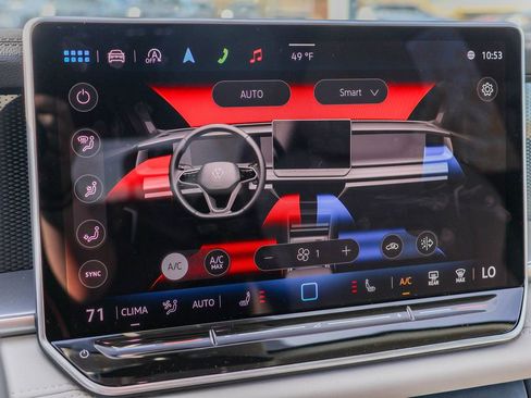 New 2025 Volkswagen Tiguan SE image 28