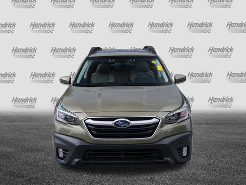 Used 2022 Subaru Outback Premium AWD/4WD image 3