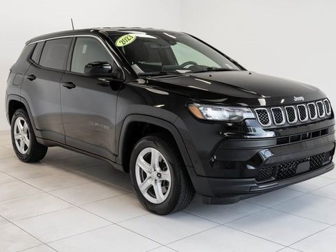 Used 2023 Jeep Compass Sport image 8