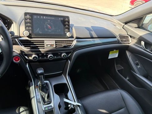 Used 2018 Honda Accord Sport image 15