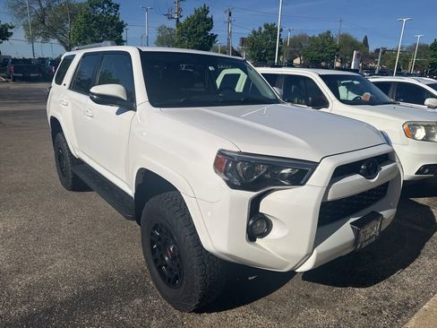 Used 2018 Toyota 4Runner SR5 Premium AWD/4WD image 1
