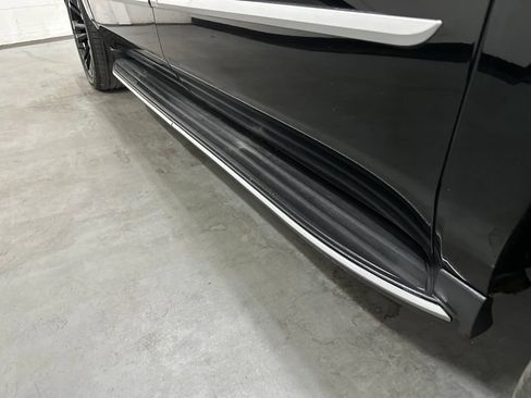 Used 2019 Cadillac Escalade ESV Luxury AWD/4WD image 21