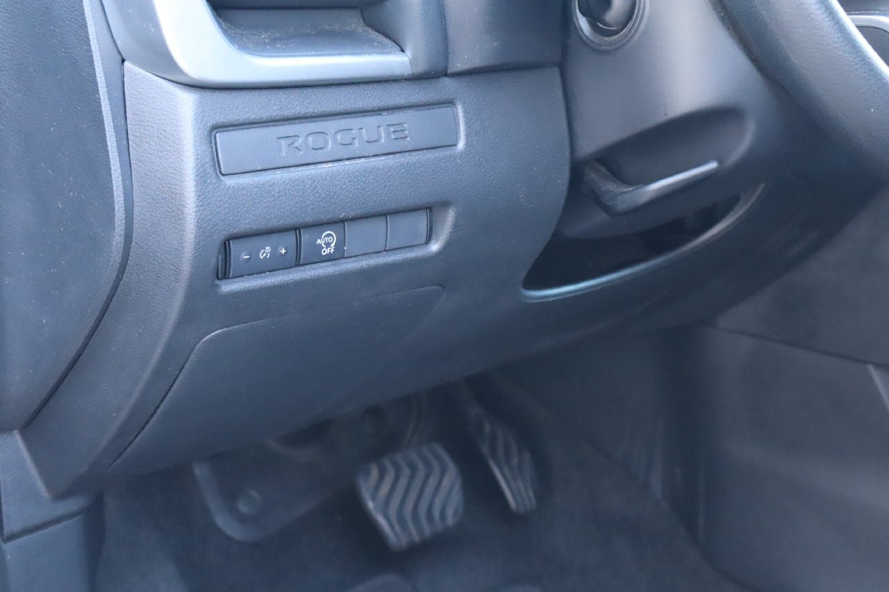 Used 2024 Nissan Rogue S AWD/4WD image 22