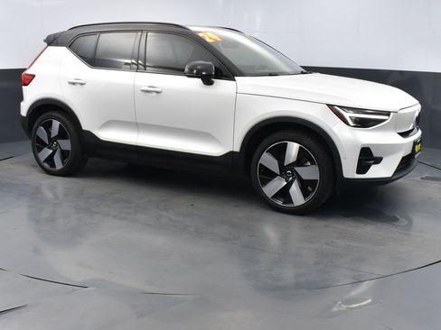 Used 2024 Volvo XC40 Recharge Plus w/ Protection Package Premier image 3
