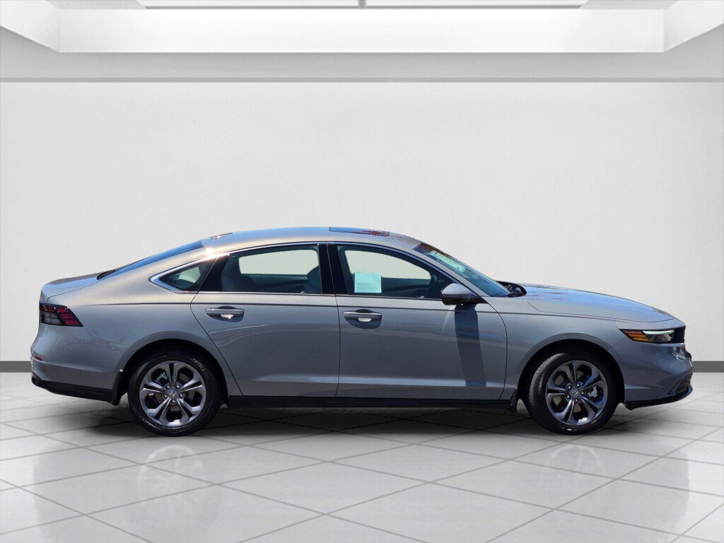 Used 2026 Honda Accord EX-L image 4