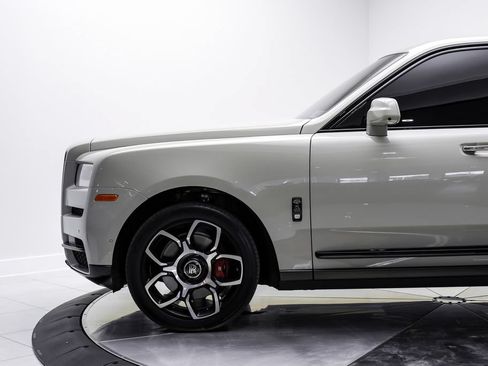 Used 2022 Rolls-Royce Cullinan Black Badge AWD/4WD image 14