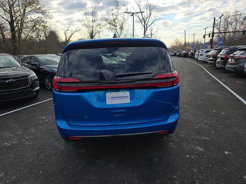 New 2026 Chrysler Pacifica Select image 21
