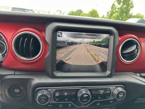 Used 2023 Jeep Gladiator Rubicon w/ LED Lighting Group AWD/4WD image 9
