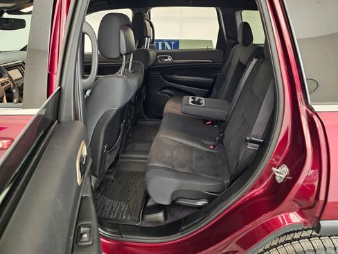 Used 2017 Jeep Grand Cherokee Laredo w/ Quick Order Package 23E image 32