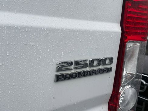Used 2025 RAM ProMaster 2500 w/ Convenience Group FWD image 7