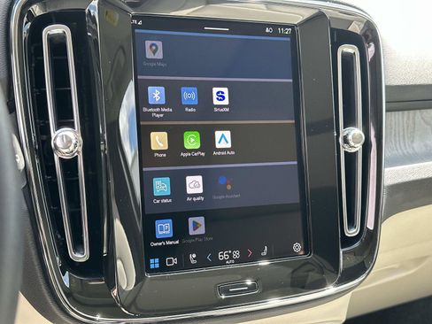 Certified 2025 Volvo XC40 B5 Ultra w/ Climate Package image 11