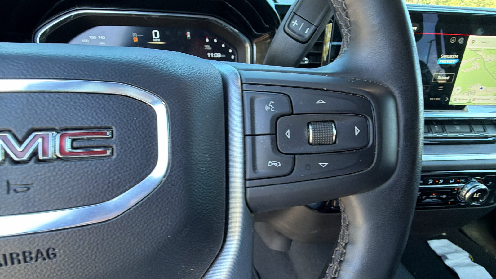Used 2025 GMC Sierra 1500 SLT AWD/4WD image 28