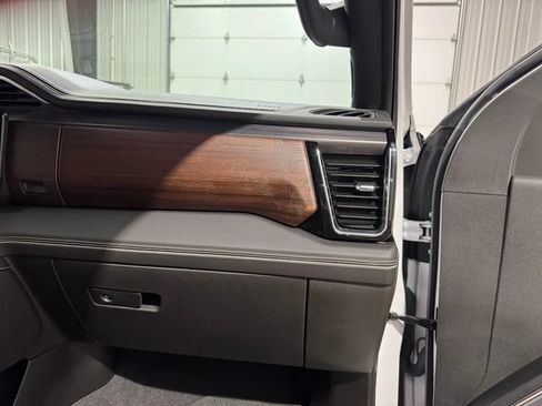Used 2024 GMC Sierra 2500 Denali Ultimate AWD/4WD image 24