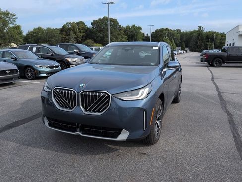 Used 2025 BMW X3 xDrive30i w/ Premium Package AWD/4WD image 2
