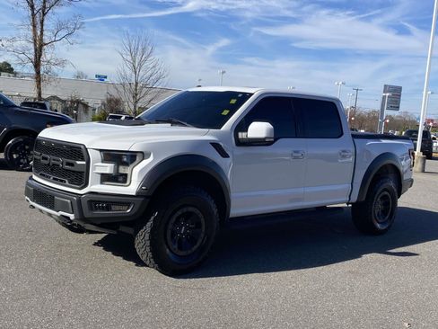 Used 2018 Ford F150 Raptor w/ Equipment Group 802A Luxury image 3