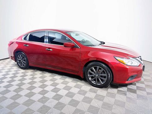 Used 2017 Nissan Altima 2.5 SV FWD image 3